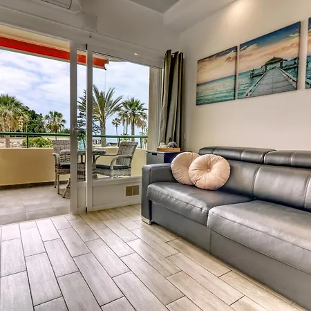 Apartment Modern With An Addictive Terrace View