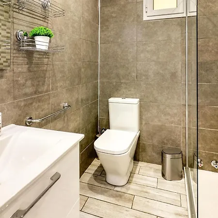 Apartment Modern With An Addictive Terrace View