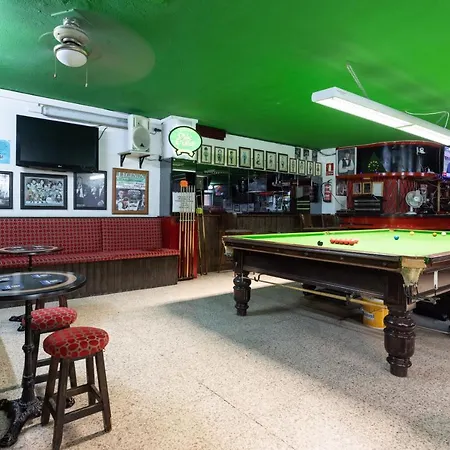 アパート Modern With An Addictive Terrace View